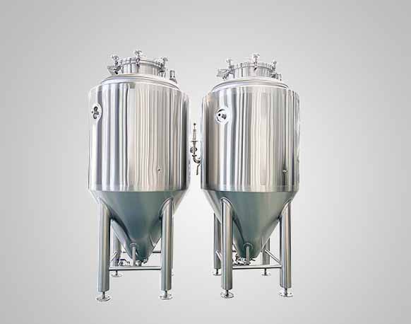 2 tanques de fermentación de 300l