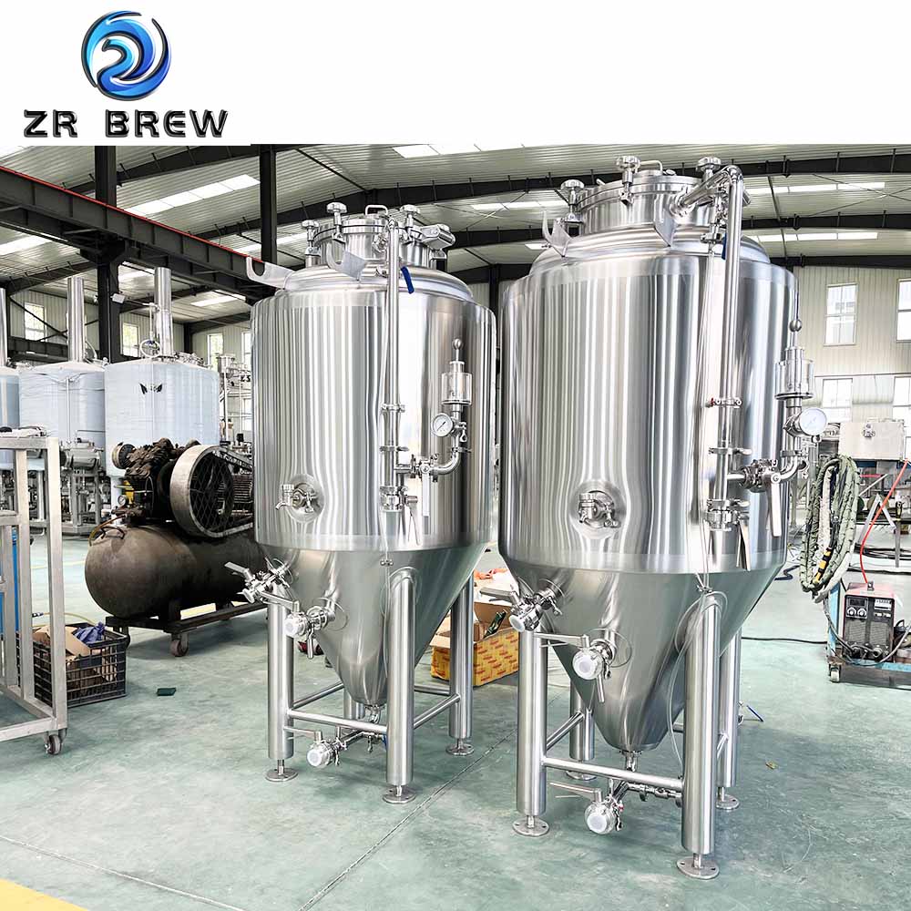 2 tanques de fermentación de 300l